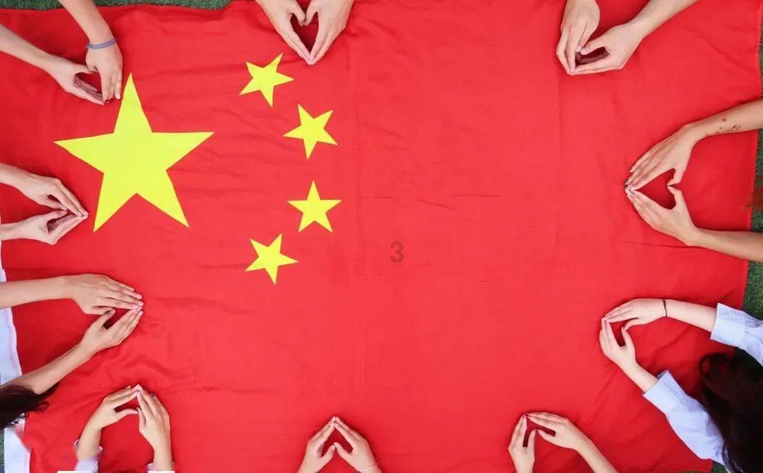 为什么教室黑板的颜色总是绿色？